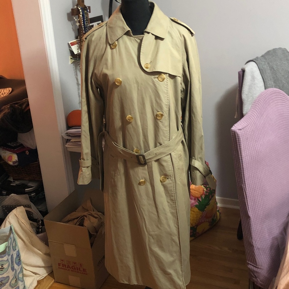 Authentic Burberrys Beige  2 in 1 Trench Coat